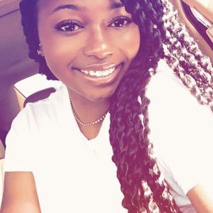 Meet your Posher, Briana